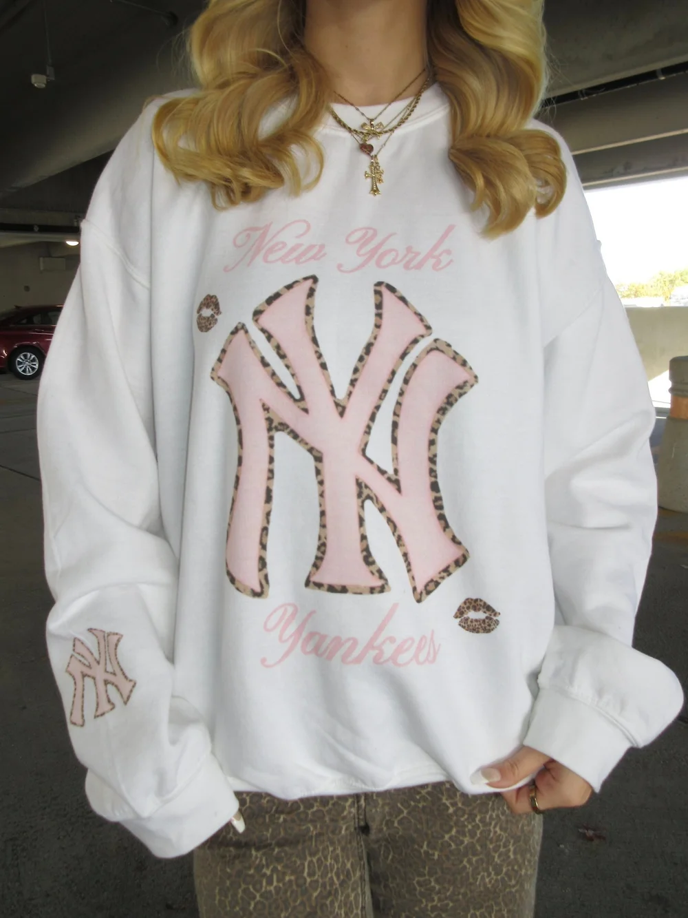 T-shirt Femme New York Yankees Avec Strass – Marque 5th & Ocean, Neuf Avec étiquette