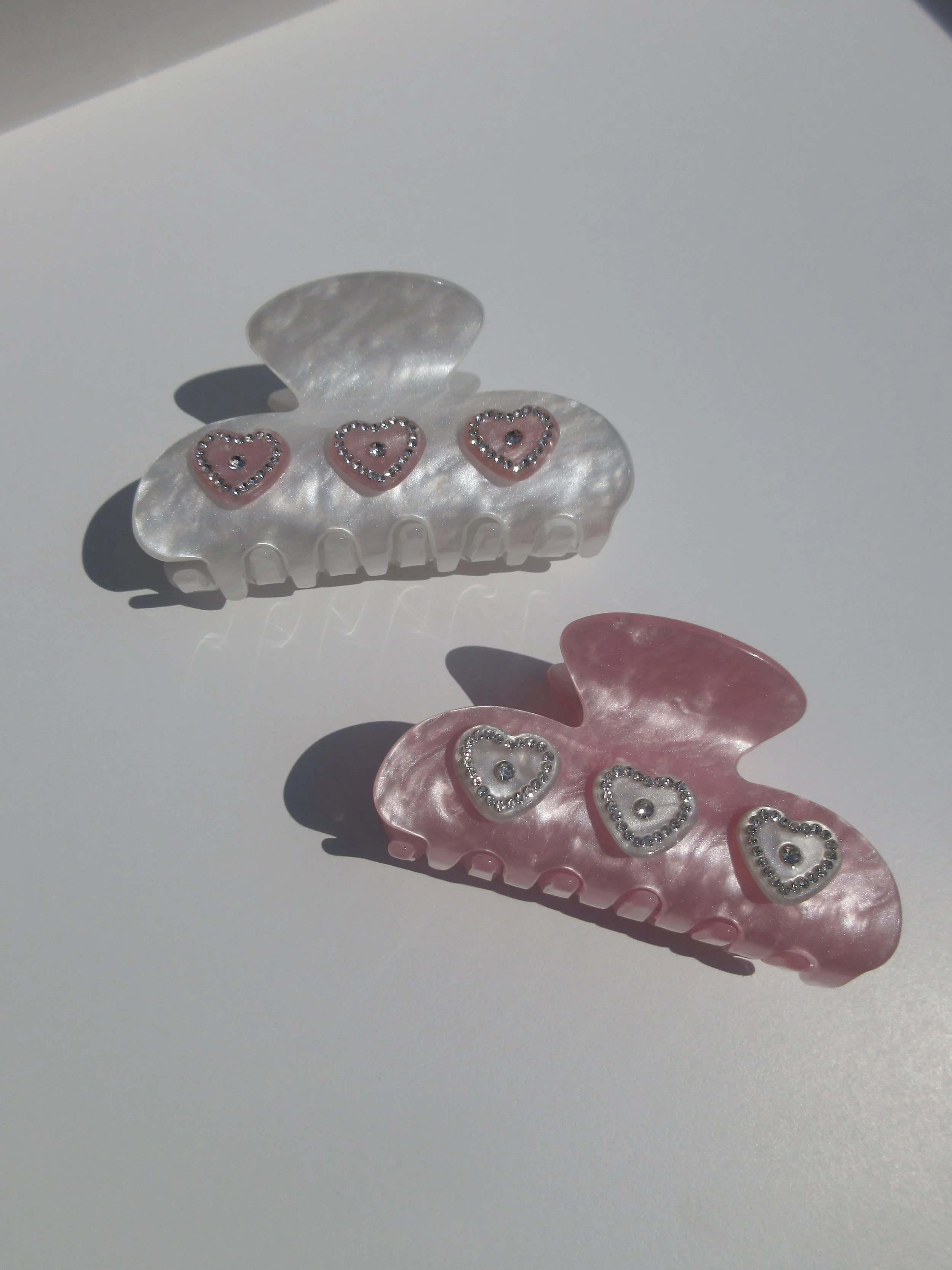 TRIPLE HEART CLAW CLIP