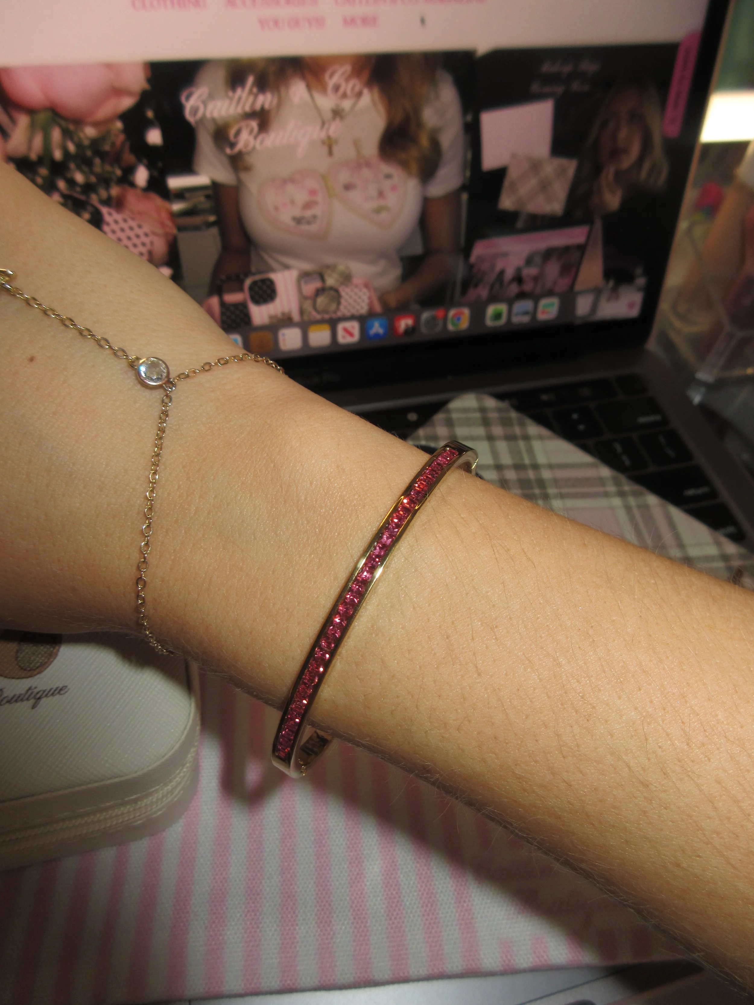 LOVE LINE GOLD & PINK STAINLESS STEEL BANGLE