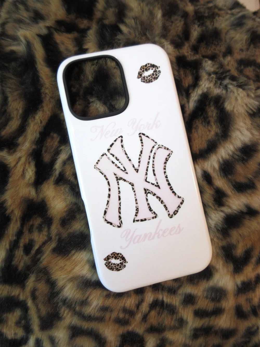 GLAMOUR NEW YORK YANKEES PHONE CASE  Caitlin & Co. Boutique