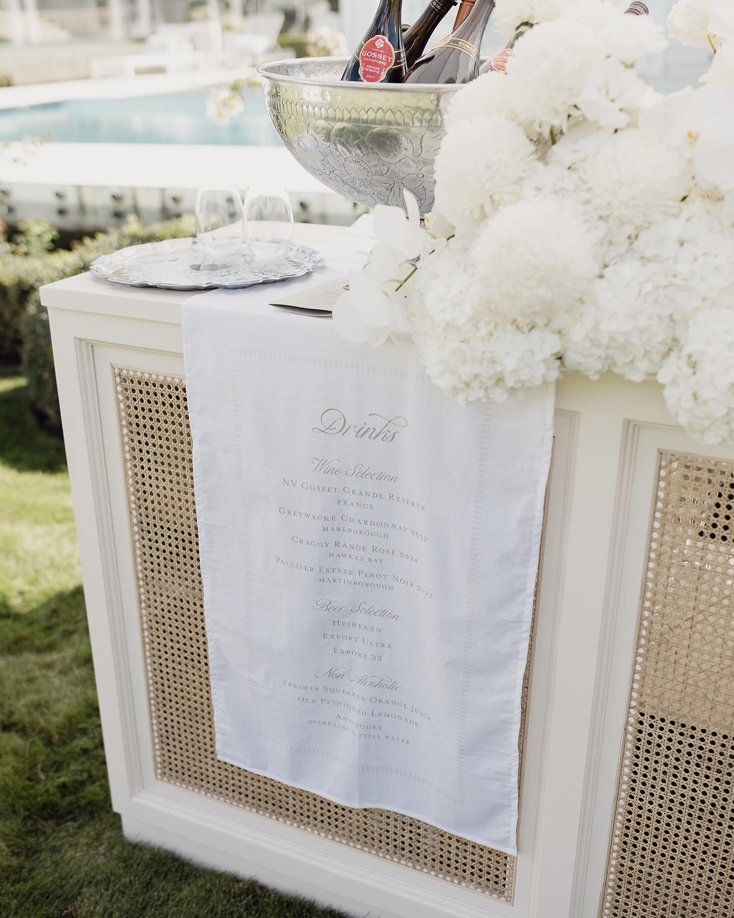 Fresh and pretty bar with custom linen bar menus for A&amp;D 🤍
~
#inkertinker #linensign #weddinginspo #weddinginspiration #weddingday #weddingstationery #customstationery