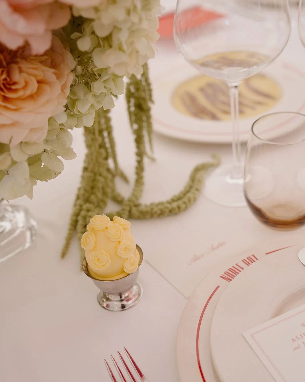 A moment for the butter, just one of the lovely custom details for this stunning wedding. My other favourite custom detail is the plate decals we had made, with guests finding their table by restaurant name 💛
~
 #inkertinker #inkertinkerweddings #we