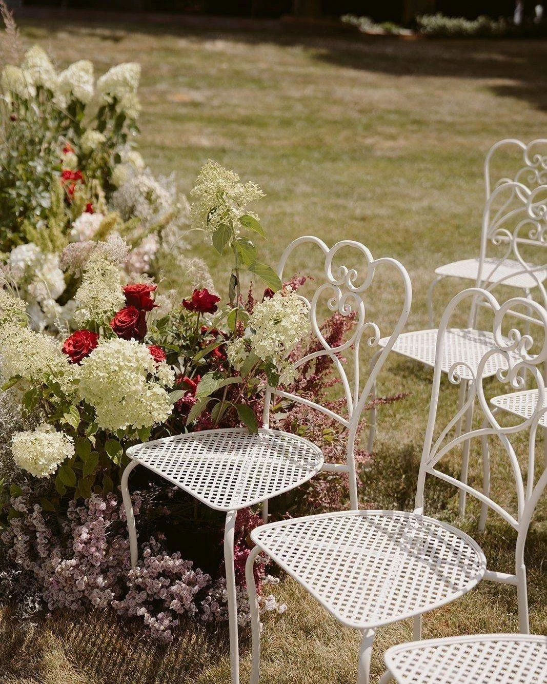 Stunning florals and styling for A&amp;A in this gorgeous private location ❤️
~
 #inkertinker #inkertinkerweddings #weddingplanner #weddinginspo #engaged #weddinginspiration #weddingflorals #newzealandweddings #newzealandweddingphotographer