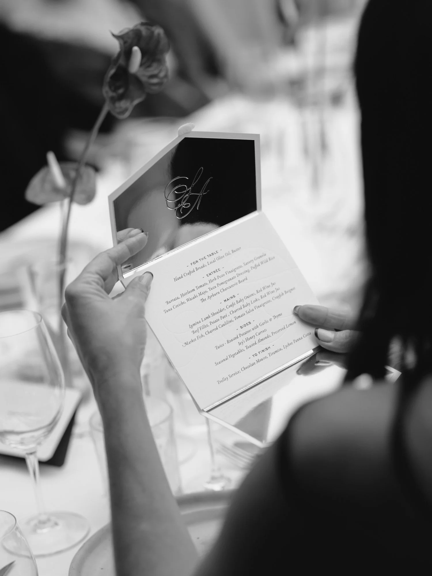 Custom menu, personalised for each guest and featuring a silver metallic paper liner with custom embossed monogram for Sarah and Alan 🩶
~
Custom wedding stationery / Destination wedding / Wedding menu
