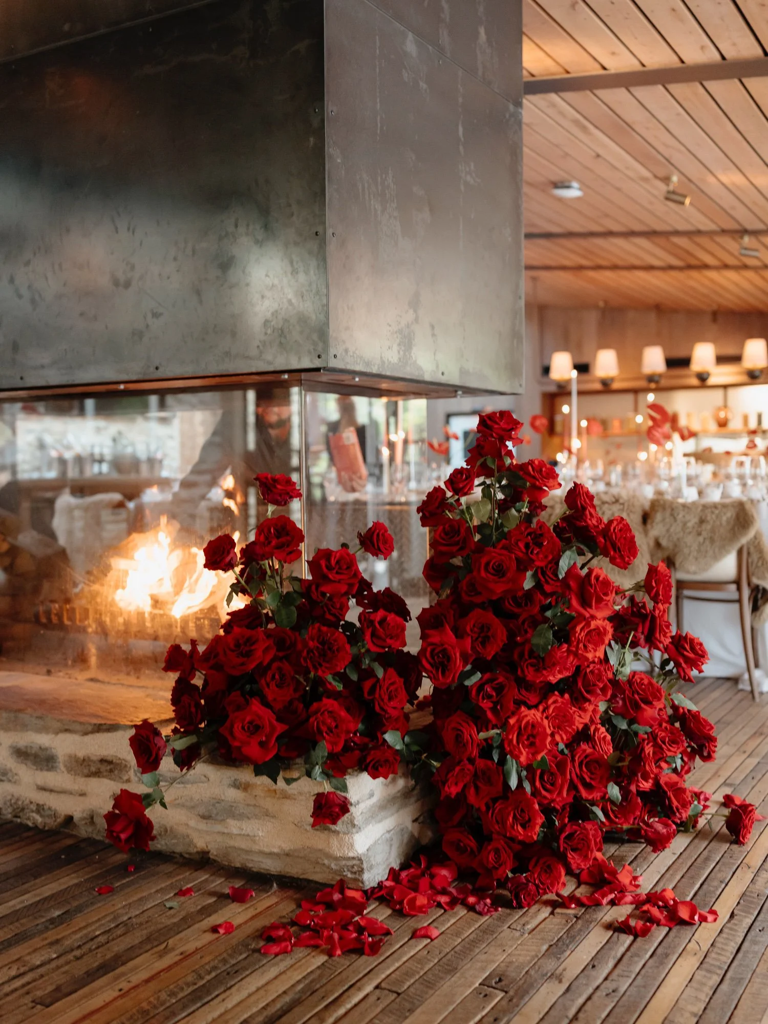 Gorgeous florals for a Valentines Day wedding &hearts;️
~
Queenstown wedding / Wedding florals / Destination wedding