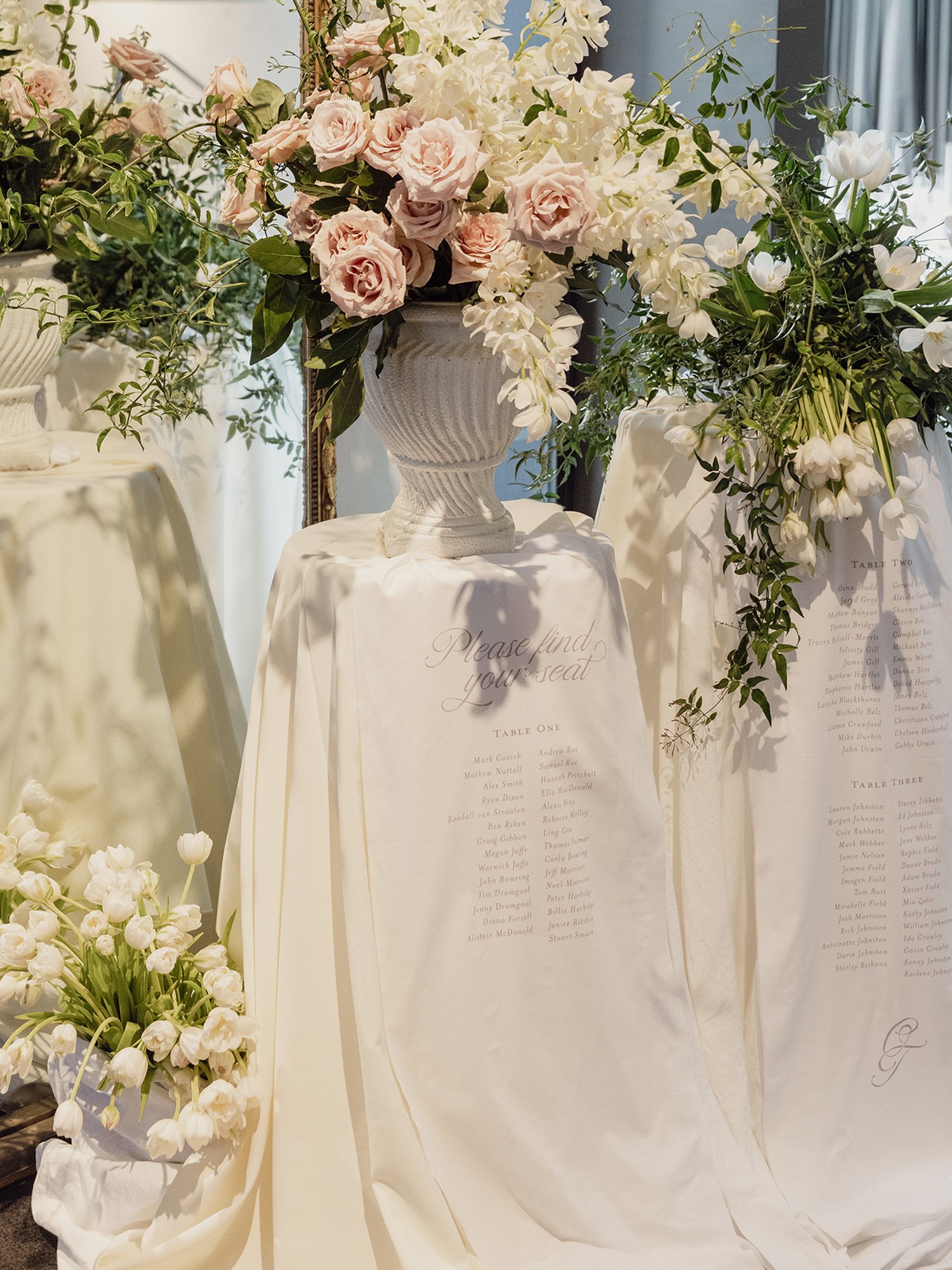 A pretty alternative to a traditional seating chart, soft linens and florals ✨
~
Wedding seating chart / Wedding day / Custom wedding signage
#inkertinkerweddings