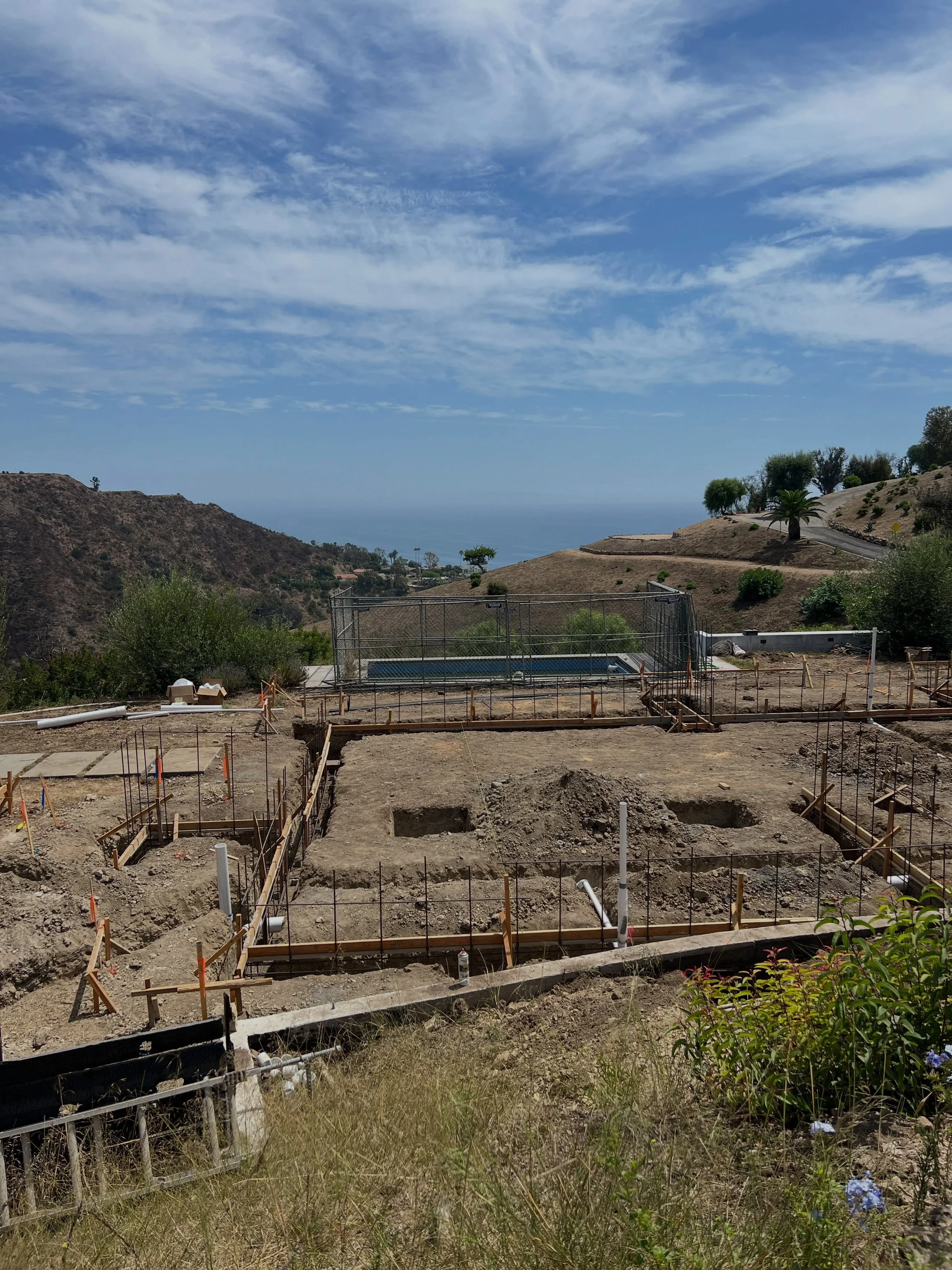 Midday in Malibu discussing board-form mock-ups, drainage, hvac routes, and most importantly where I have wallpaper in the drawings 😆. Lots of prep and planning in the works&hellip; 

___
#laurenwarnerarchitect #maliburebuild #palisadesfirerebuild #