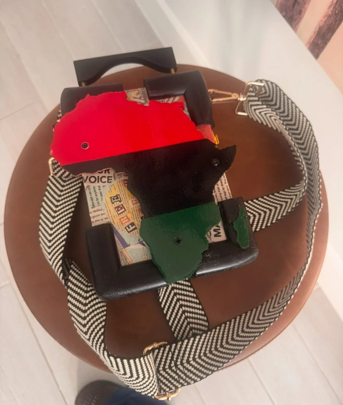 Diaspora Signal Carry by Worthwhile Baggage