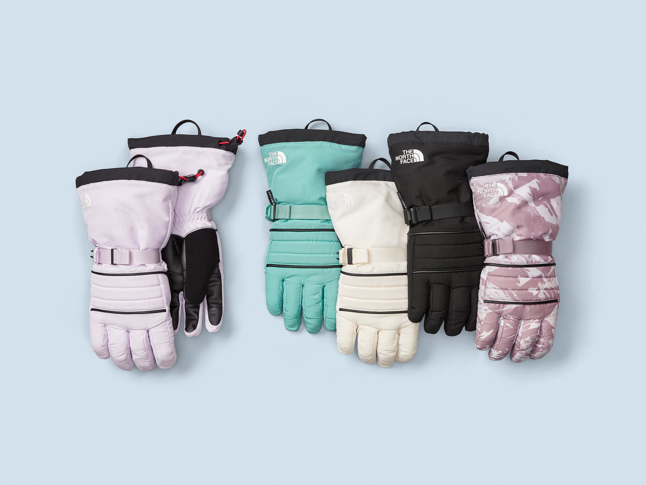 TNF_FW22_VolumeHoliday_ElevatedWMontanaGloves_0157_low.jpg