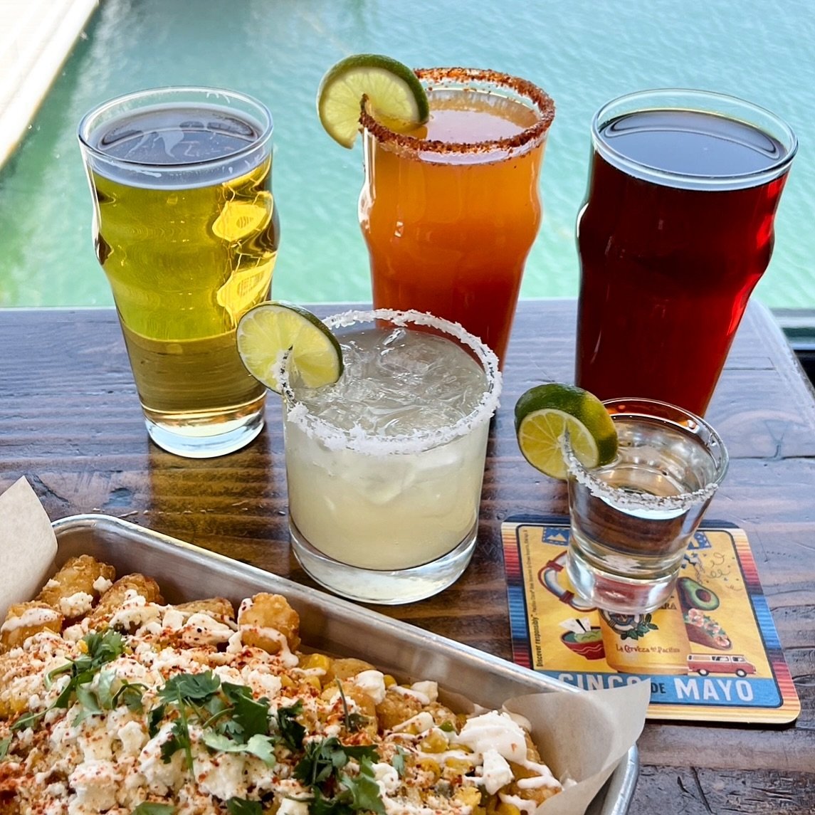 🍋&zwj;🟩 Happy Cinco De Mayo! 🍺 Enjoy $7 margaritas, $6 shots of tequila, $5 micheladas and our delicious elote tots for only $10. It&rsquo;s a beautiful &amp; sunny, #SundayFunday in #LakeArrowhead, to celebrate with a #lakeview! 🍻 Salud! 

#cinc