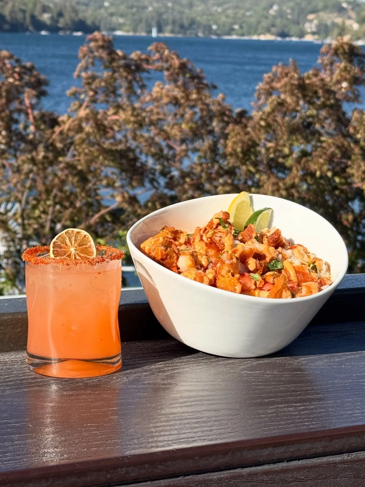🎉 Happy Cinco de Mayo! Join the fiesta and come try our mouth-watering Baja Fries, available for today only. 

🐟 Dive in to the flavors of fried cod, crispy french fries, shredded cheddar cheese, tomatoes, red onions, Baja sauce and fresh cilantro.
