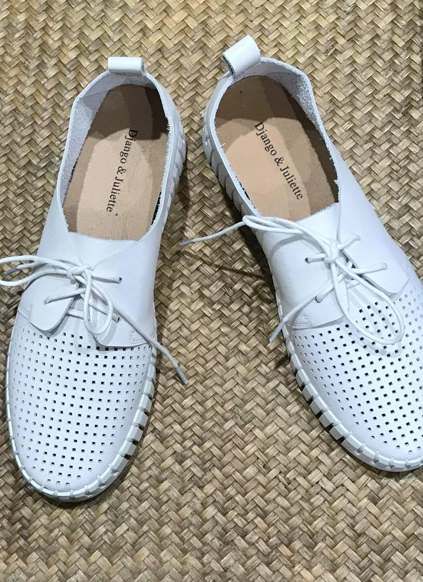 E60AC5DF-5AE7-4C05-ADFE-B17A5C56C83A