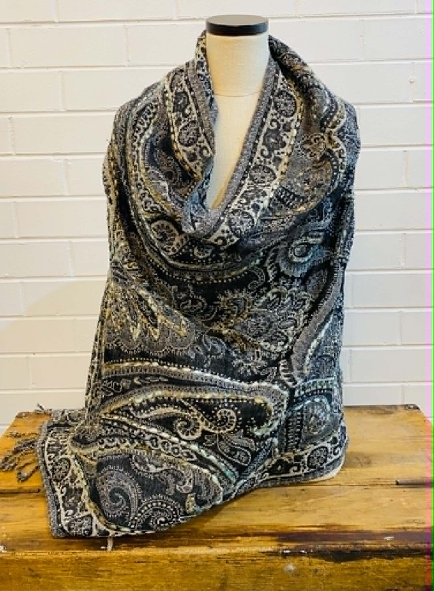 grey scarf 2.jpg