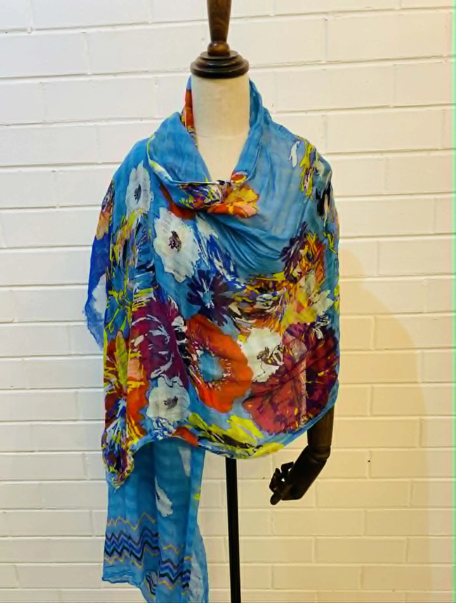 retro  bouquet scarf