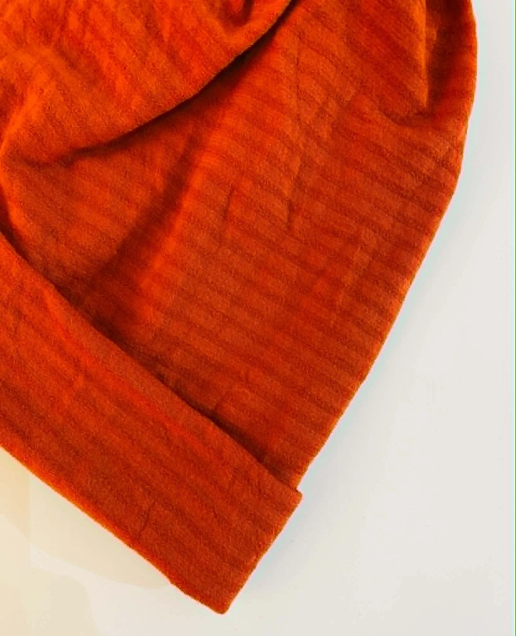 24 beanie orange 2.jpg