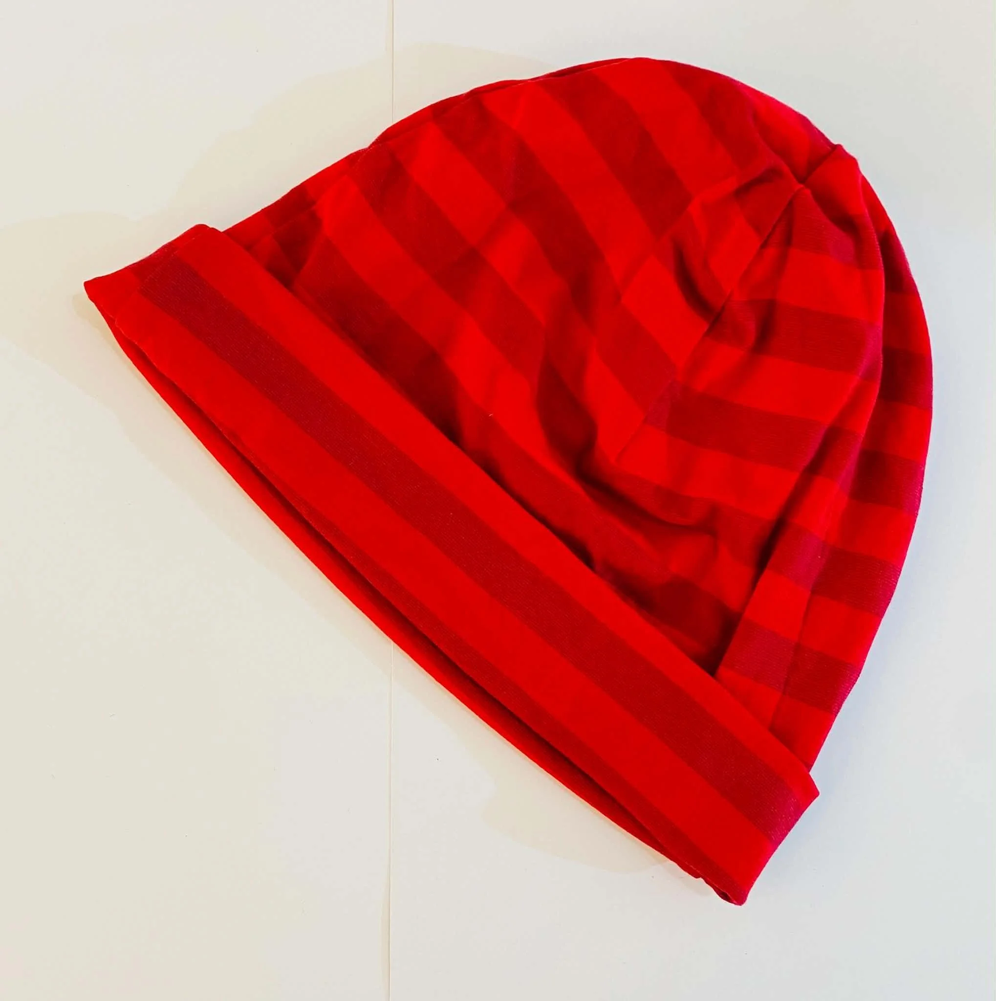 Classic beanie - red stripe bamboo cotton