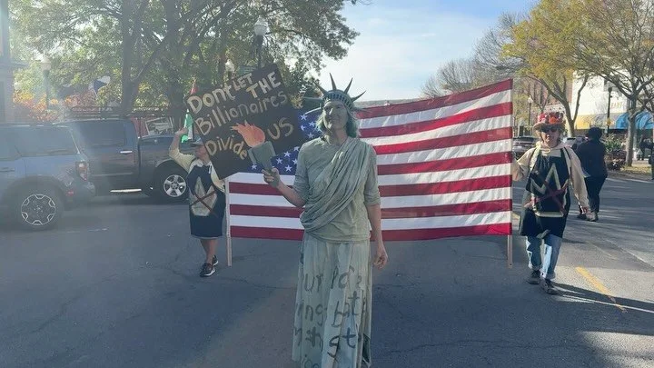 Greenfield USA‼️for the Love of America‼️NO KINGS not now not ever! Well over 3000 people‼️
Keep it up USA. #freedomofspeech #firstamendment duh.
@mollycantorpottery and I led the parade.
.
@indivisibleteam @50501movement