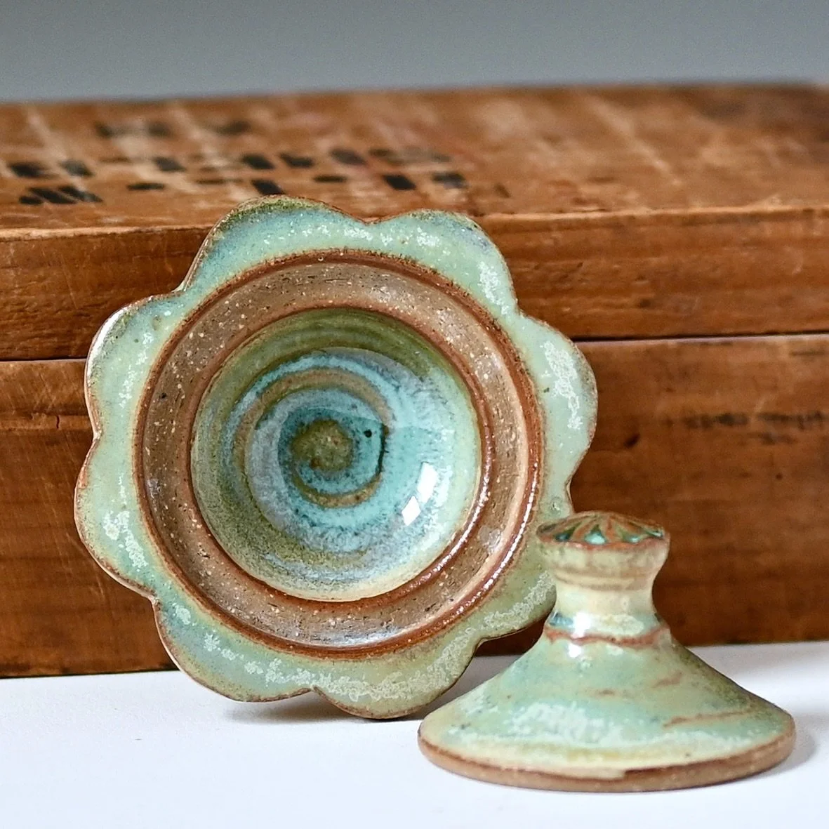 Earthy Greens.
Taking lots of photos today for a pottery drop this Saturday at noon eastern. 
Greenhouse lettuce on a snowy day.

.
#ringbox #saltcellar #mug #handmade #madeinmassachusetts #wintergreens