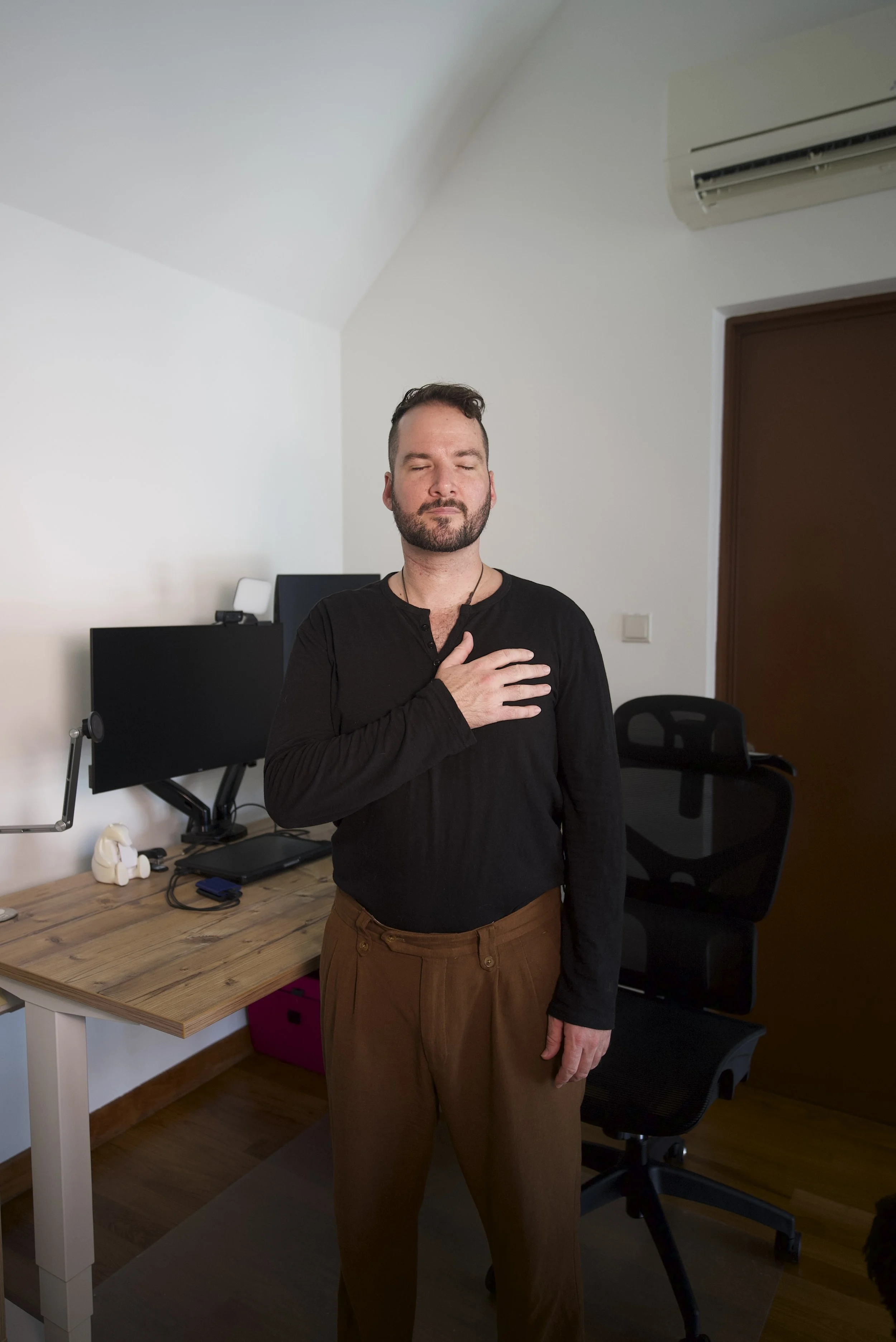 5 Ways to regulate Your Nervous System at your Desk