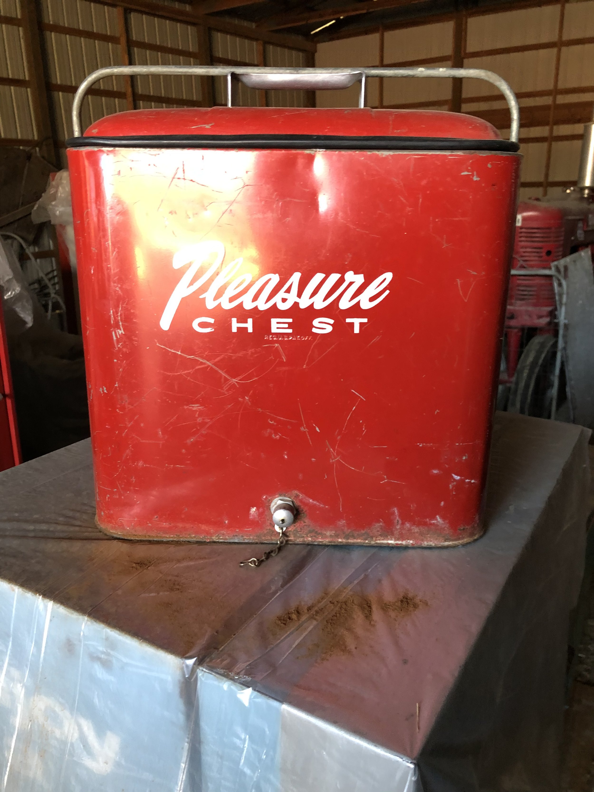 Pleasure Chest - Red