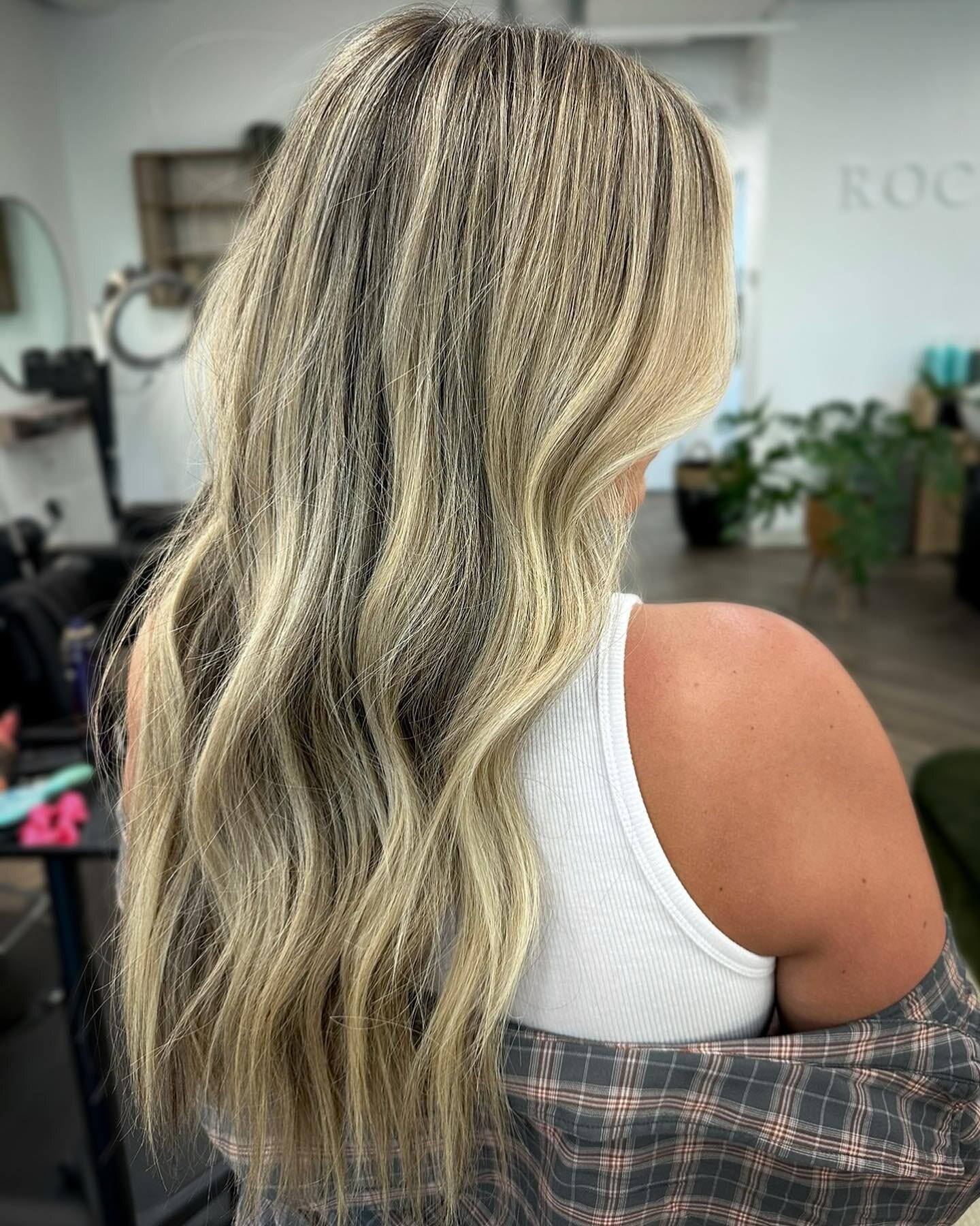 Good hair never goes out of style! 

@monroestyyles_nashville 

#nashville #nashvillebachelorette #nashvillehairstylist #nashvilleblogger #nashvilleblonde #nashvilleblondespecialist #nashvillesalon #nashvillehairstylist #nashvilletennessee #nashville