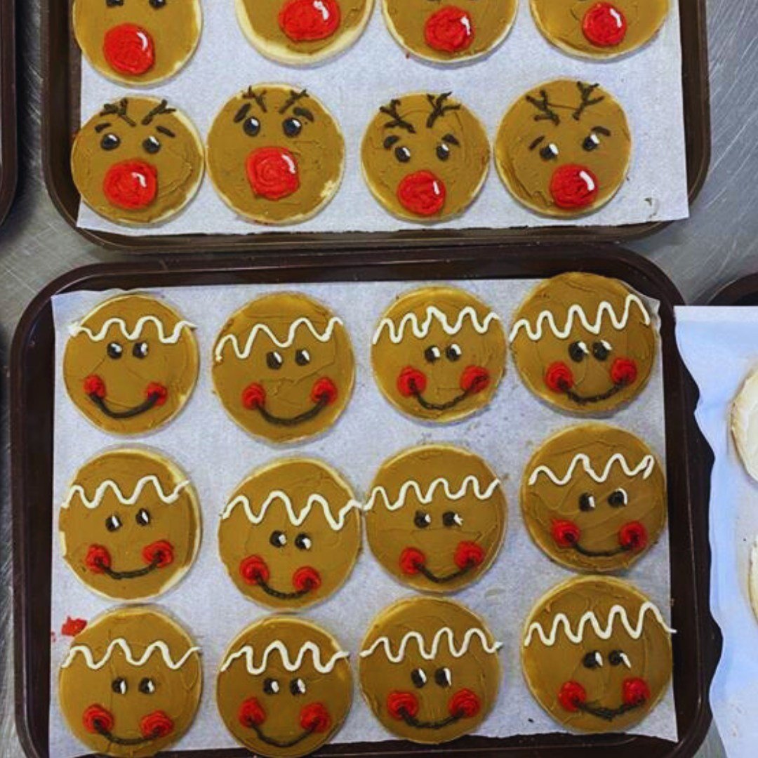 🚨Come grab your holiday treats before we close for the holidays! 🎅

🎄Your last chance to secure Dorothy's Sweet Shoppe treats, homemade candles, and more is this Friday, December 19th! 

 #HolidayTreats #HolidayMarket #DisabilityInclusion #Gateway