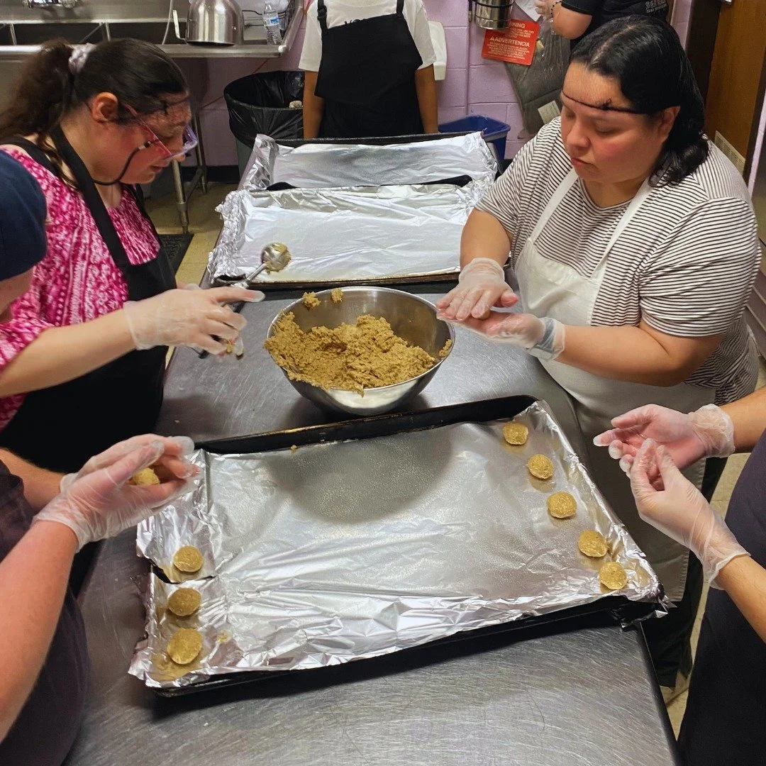 We're celebrating #ChocolateChipCookieDay today! 🍪 Who can resist a classic! 😉🫰 Almost always in stock, come visit and try one for yourself! If you're not a cookie fan, you can always grab a coffee!

📍4925 Lincoln Ave
Monday - Friday 9:00 am &nda