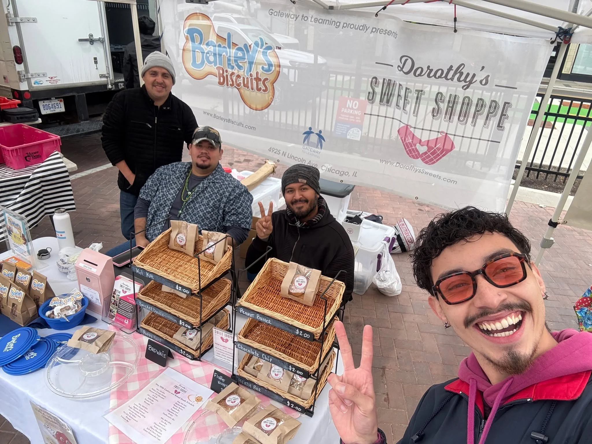 It was a successful day at the @lincolnsquarefarmersmarket Square Farmers Market. Cookies flew out of here thanks to our excellent team! 
 Our customer Barley who happens to share a name with our @barleysbiscuits rated the biscuits 5/5 stars! Another