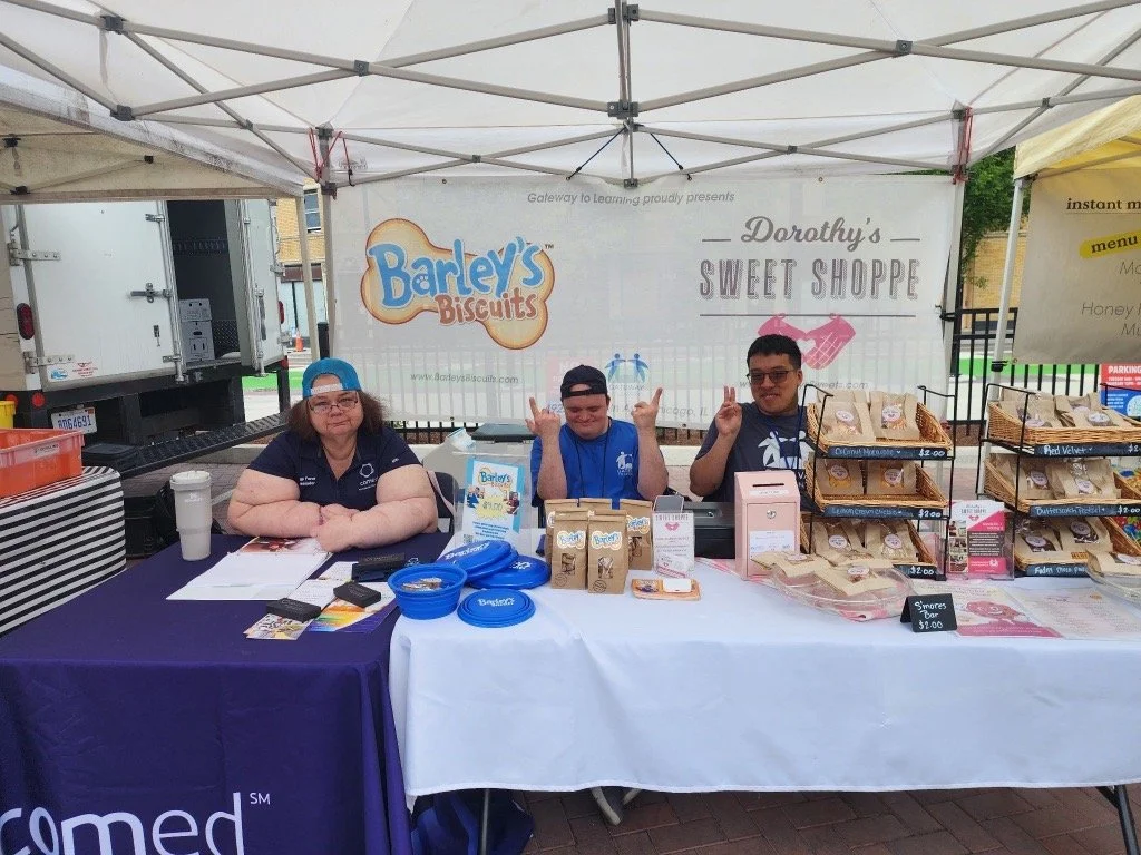 Another successful @lincolnsquarefarmersmarket !

When we're not having a blast on Tuesday mornings with our fellow  Farmers Market vendors, we're working hard at Dorothy's Sweet Shoppe to bring you the best drinks and treats at super reasonable pric