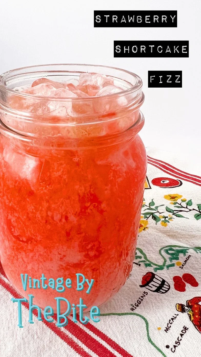 Strawberry shortcake fizz