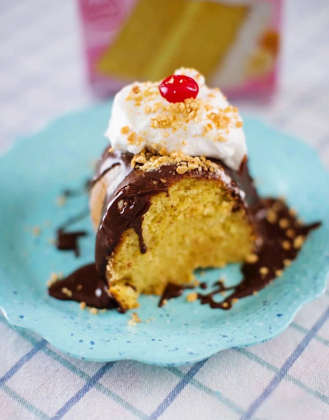 retro style banana split cake