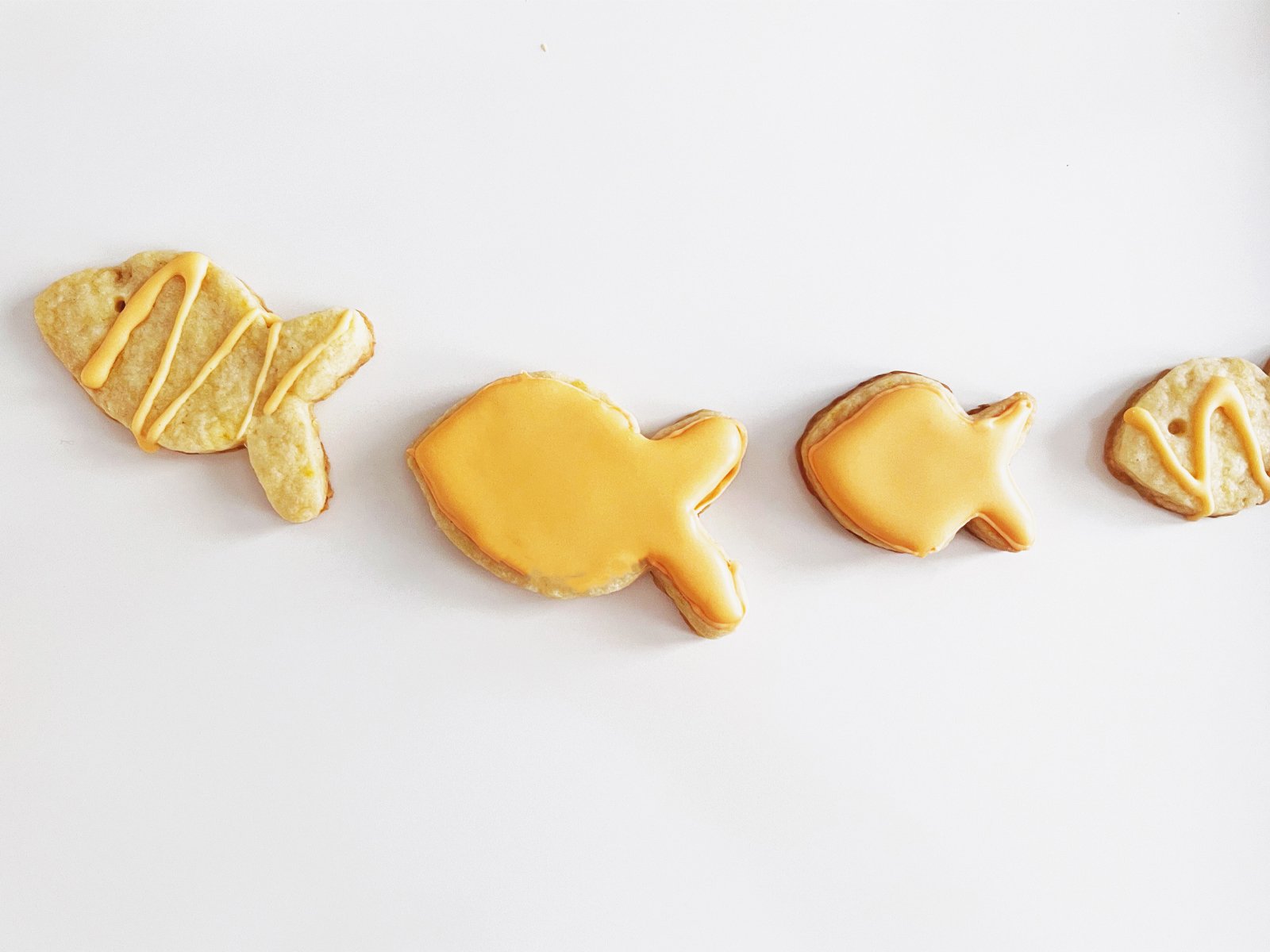 goldfish cookies all in a row