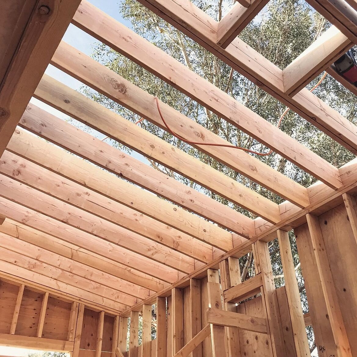 framing is one of our fav parts of the building process, especially before the roof is on, because of the way the sunlight shines through the open rafters and studs!
∘
∘
∘
#studio_collab #designbuild #builder #joshuatree #buildingdesign #buildingjour