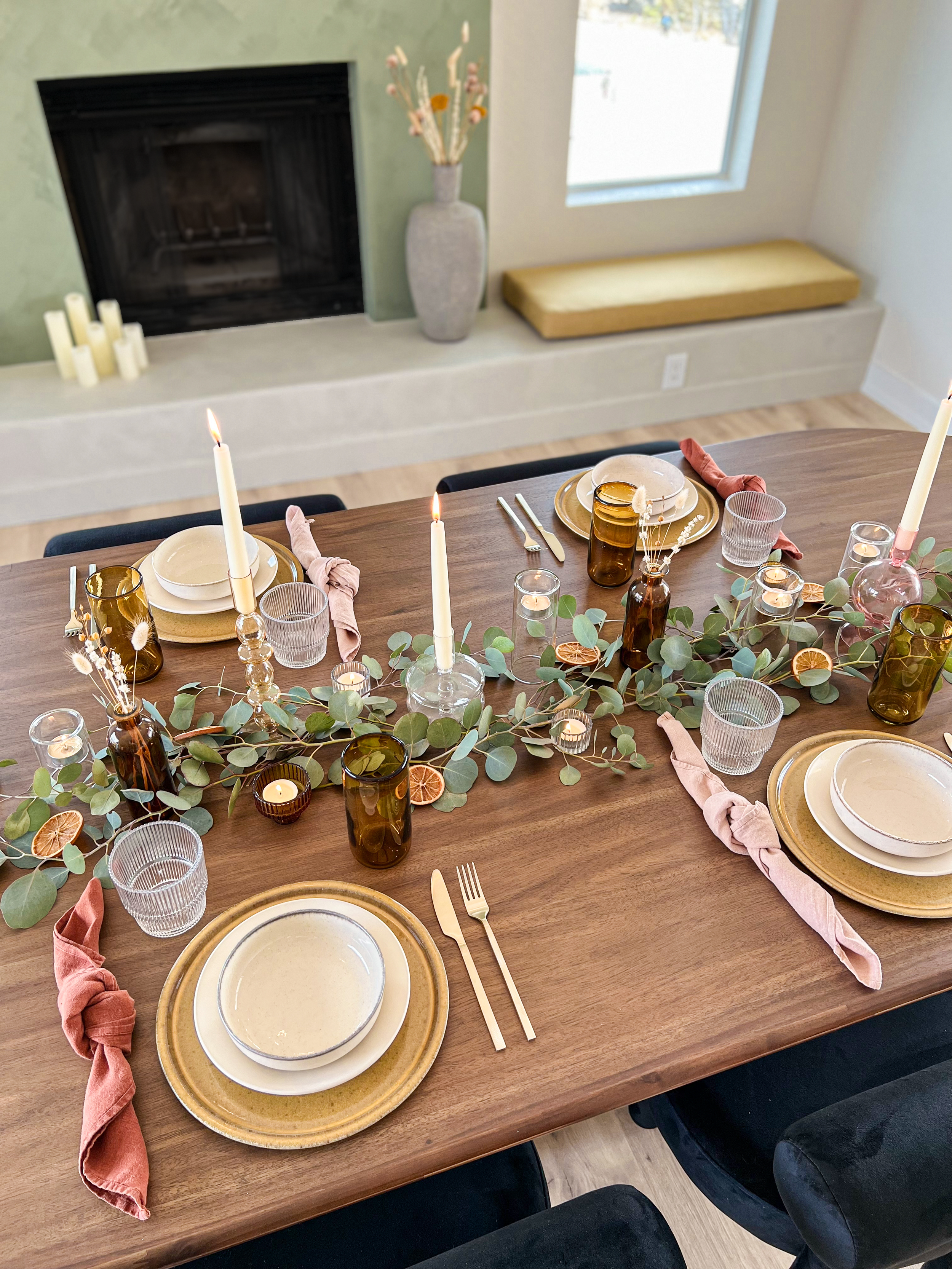 interior design and styling of dining room table by design build studio in joshua tree california for vacation home design