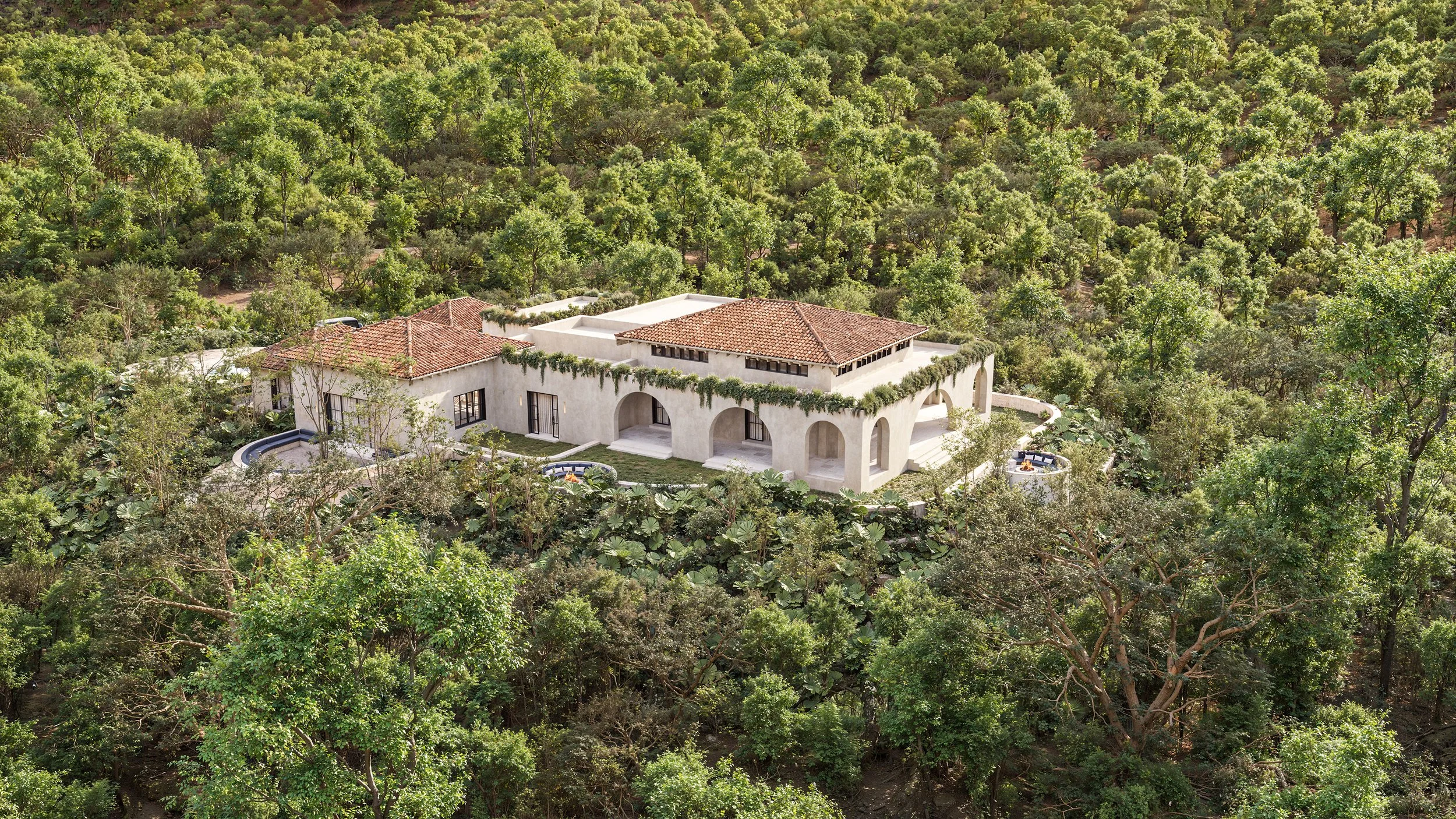 CU_CHC_ClubHouse_Aerial_Mountain.jpg