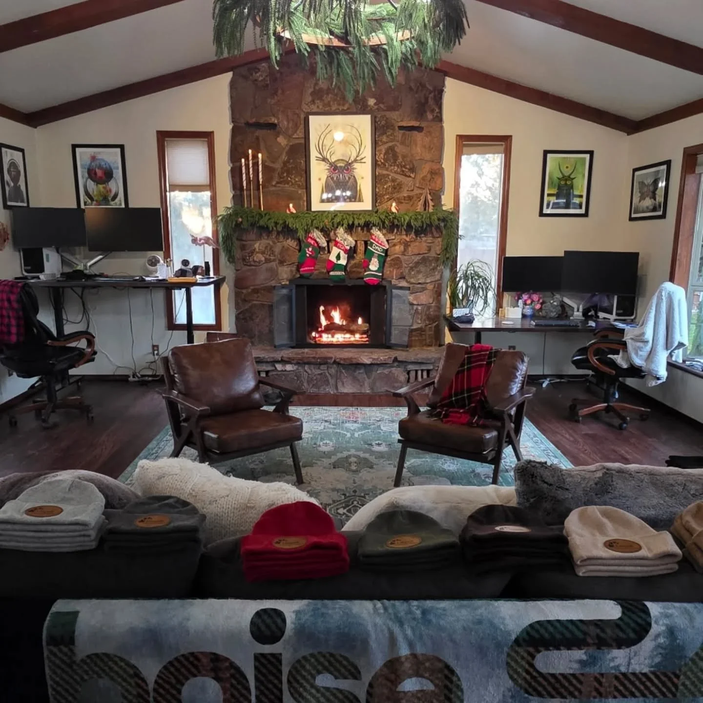 We're starting to feel real Christmasy in the Boise Graphics Office,🌲 Christmas music playing all day to boost morale and plenty of projects to feel grateful for! Speaking of projects look at these great Beanies for Ann from Lifepath Counselling and