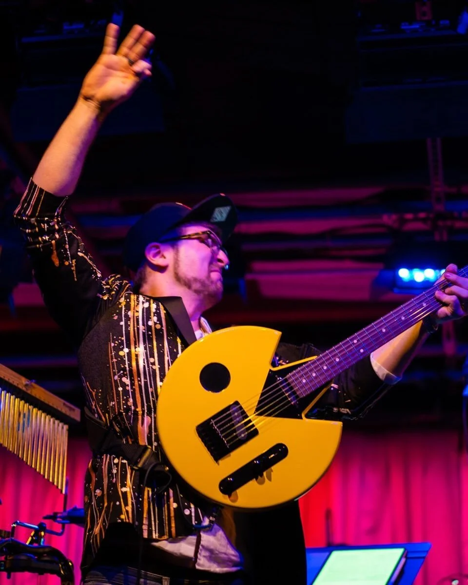 Charlie Rosen + The 8-Bit Big Band = Video Game scores reimagined. 🧡🎸✨#paccaster #Pacman #guitar #the8BitBigBand #CharlieRosen #VideoGameJazz @the8bitbigband @crosenmusic