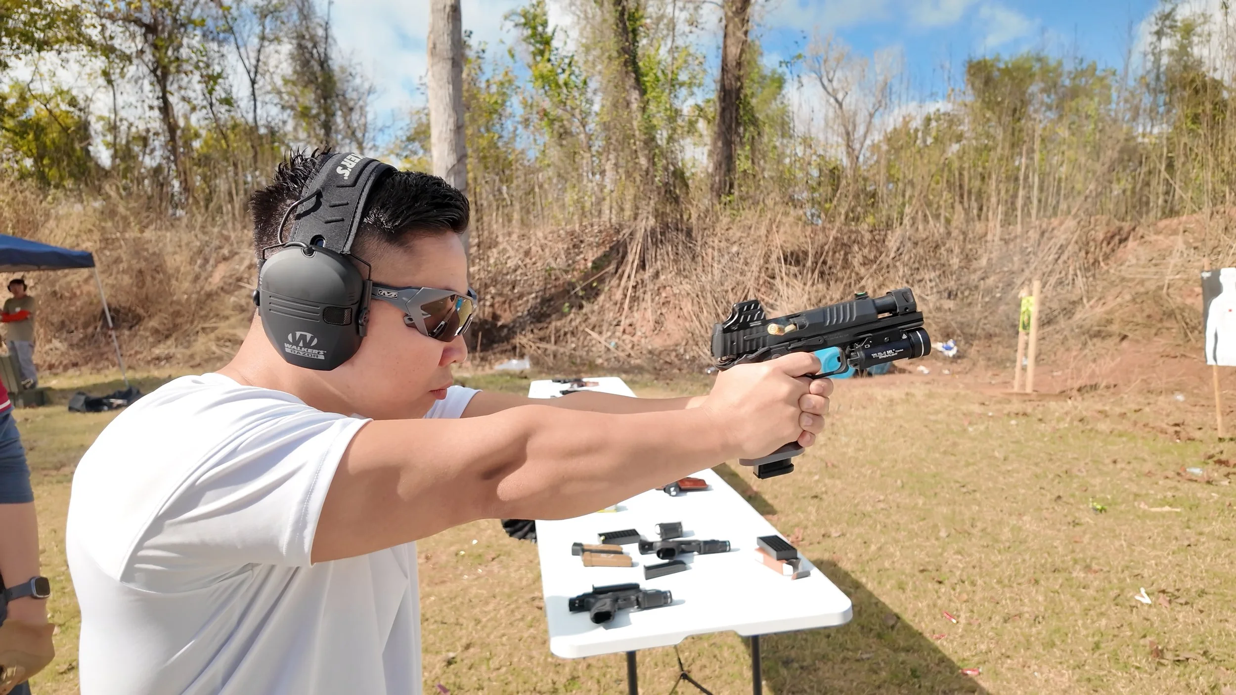 27 Si - P221 RAW 00_00_04.34.jpg