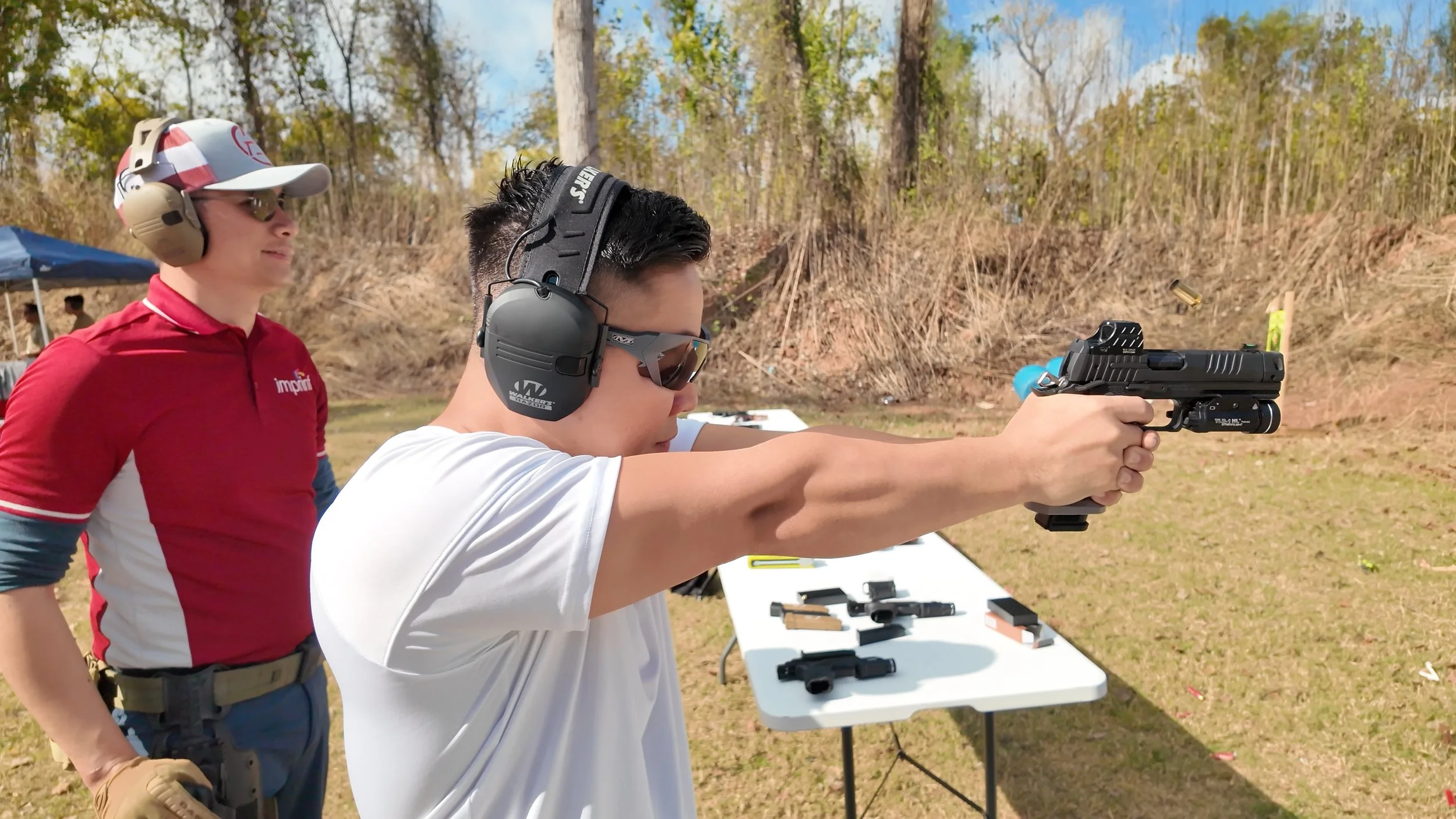 27 Si - P221 RAW 00_00_40.75.jpg