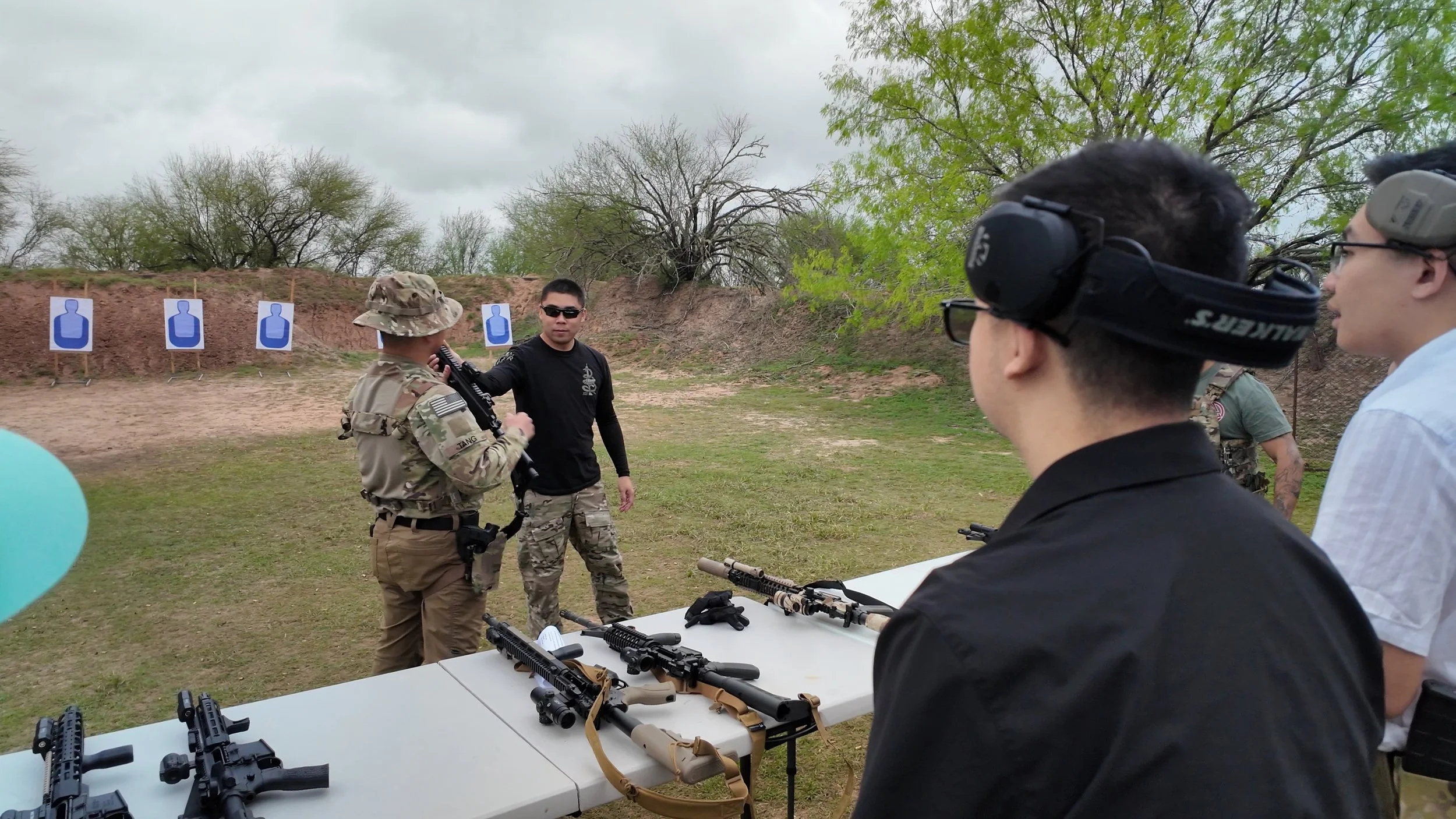 14 Phan Anh 5 - Basic Manipulation 1 RAW 00_01_00.60.jpg