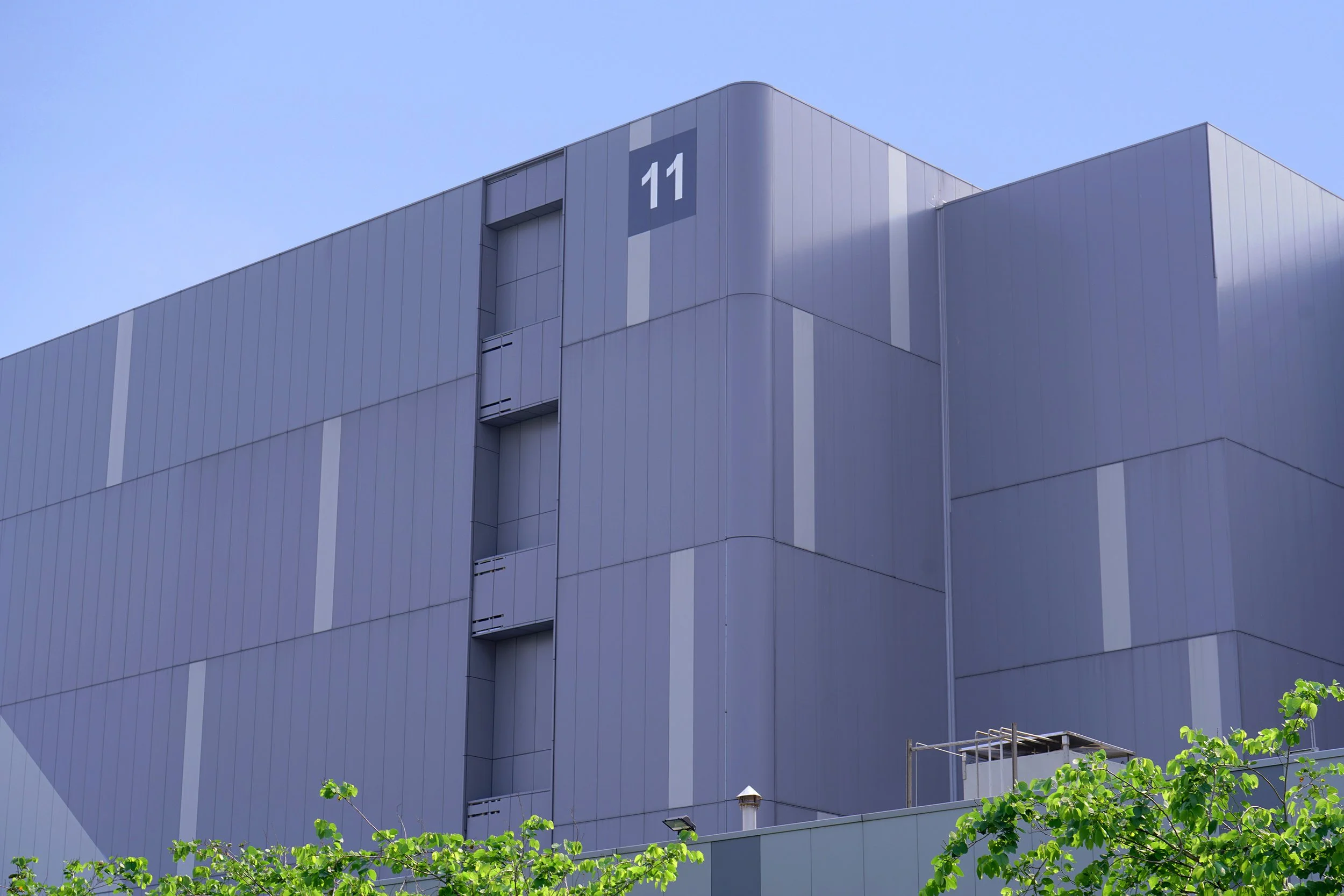 台積電 AP6A 廠房轉角金屬帷幕板材分割細部