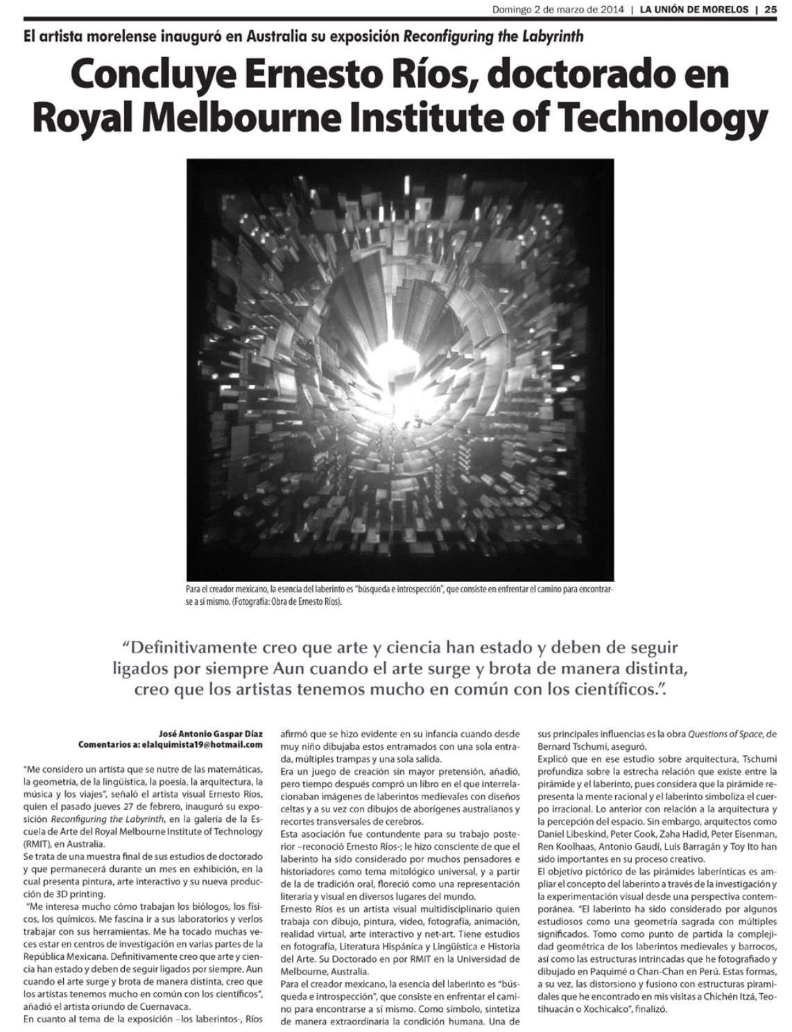 Artículo de periódico con noticia sobre Ernesto Ríos, con una fotografía abstracta en blanco y negro del laberinto reconfigurado.