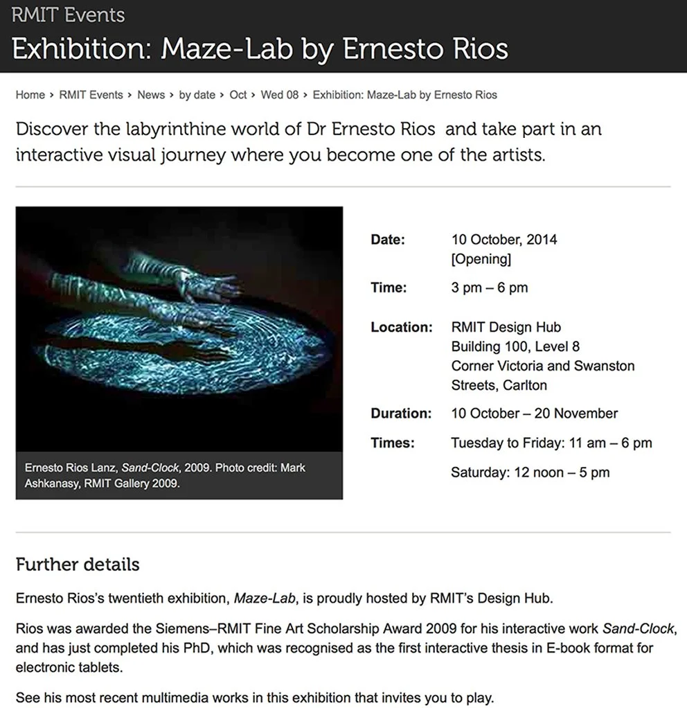 Información sobre la exhibición 'Maze-Lab' de Ernesto Rios, incluyendo fecha, hora, ubicación y detalles de la obra, con una imagen de manos humanas interactuando con un laberinto iluminado en un fondo oscuro.