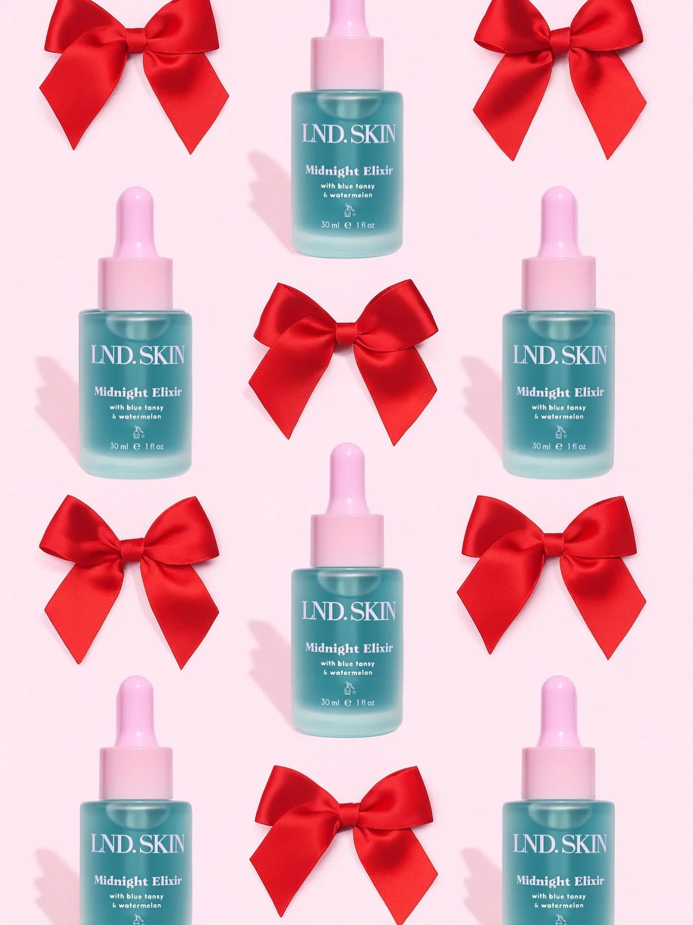 Clean formulas, wrapped in pretty Xmas bows.. what more could you want?! You deserve to glow all December long 🎀✨