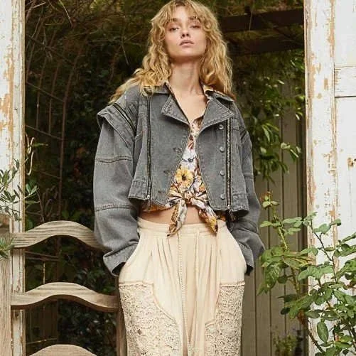 POL- Oversized denim jacket with zipper detail