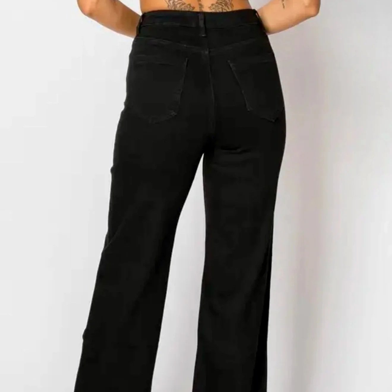 Nina Rossi Jeans - Embellished Straight Cut Black Denim Jeans
