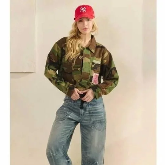 Veveret - Camo Floral Utility Jacket