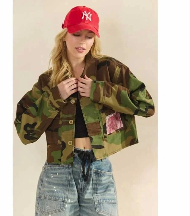 Veveret - Camo Floral Utility Jacket