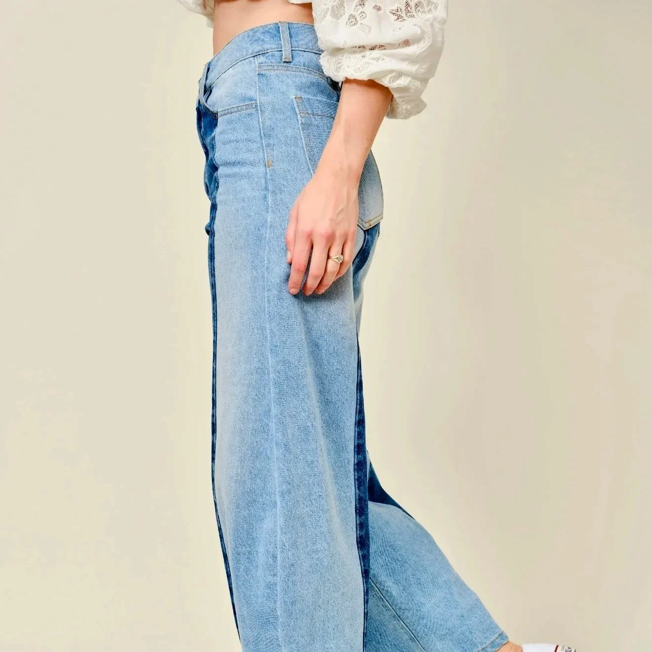 blue b - Contrast Panel Barrel Leg Jeans