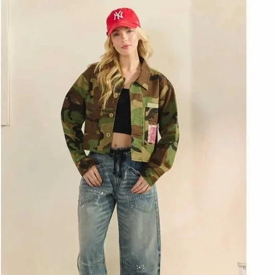 Veveret - Camo Floral Utility Jacket